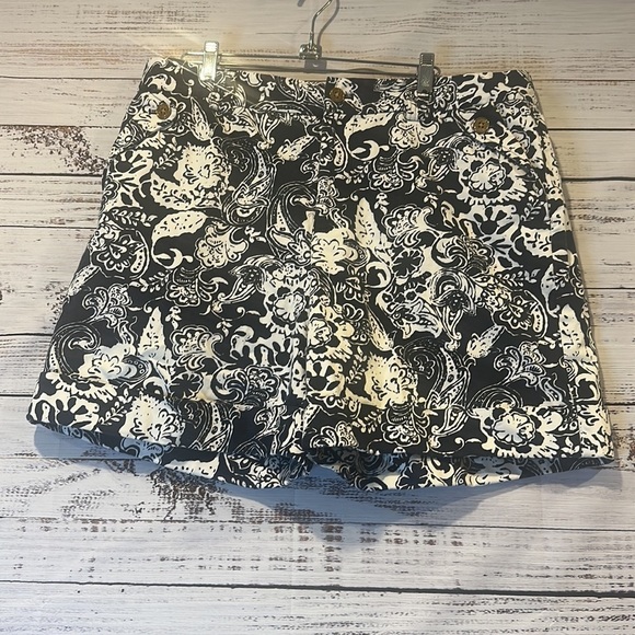 Lauren Ralph Lauren Floral Cuffed Shorts Size 14 - Picture 6 of 6